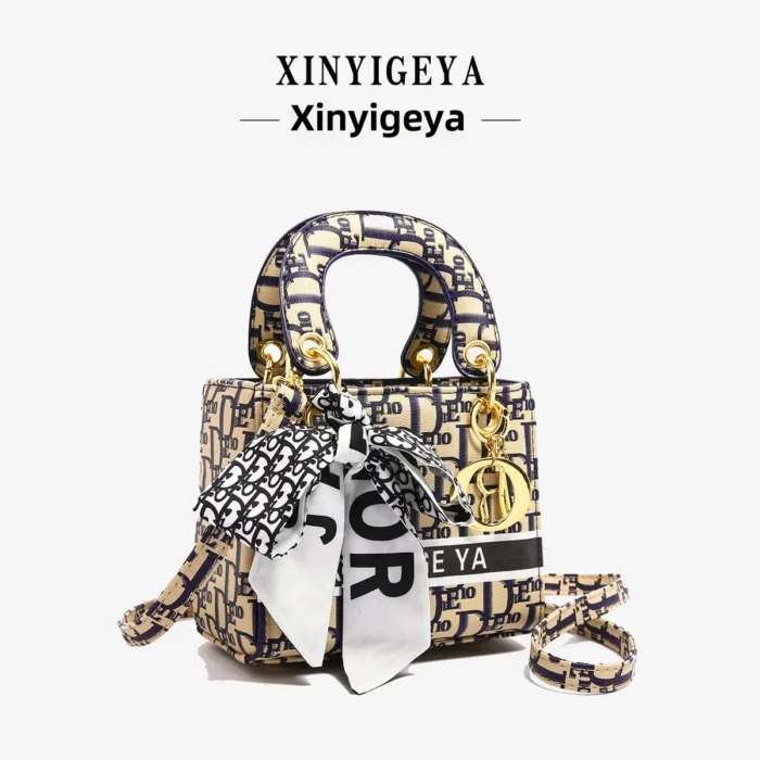 Sac Fille 2024 Nouveau Petit Parfum Haut Looks, à la mode et polyvalent Dames Tempérament Sac à bandoulière - Image 4