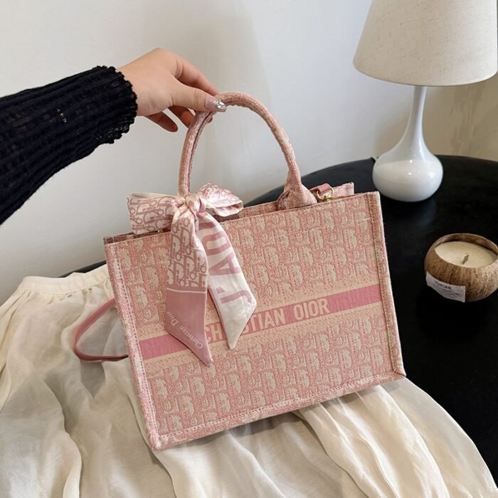 2024 nouveau sac à main brodé de luxe léger de grande capacité, sac pour femmes, sac fourre-tout de navetteur d’employé de bureau, sortez et soyez polyvalent - Image 3
