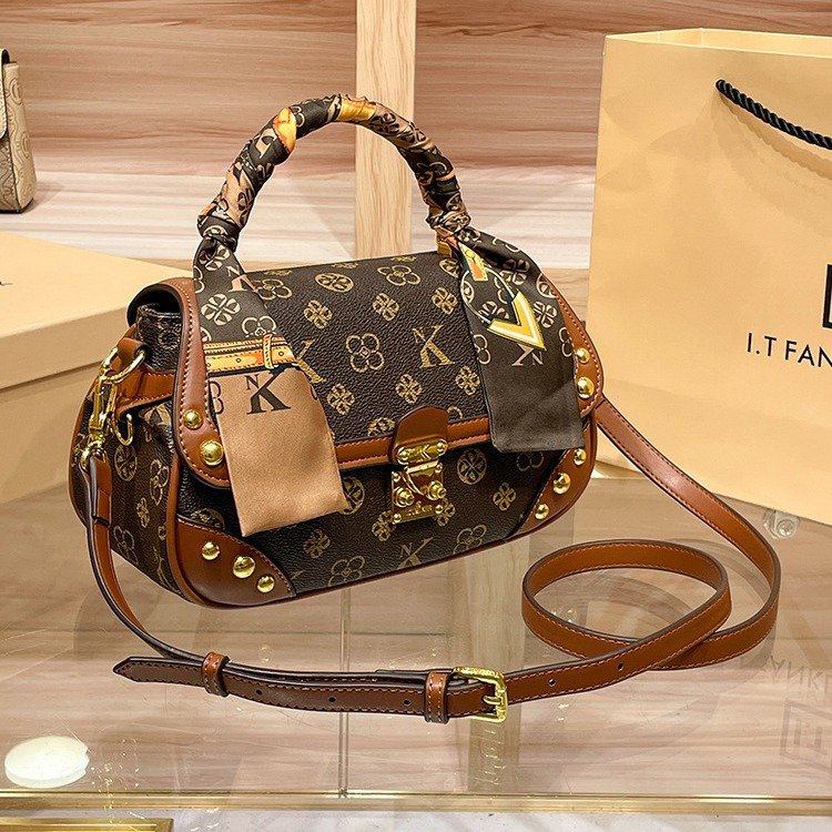 Livraison transfrontalière de sacs pour femmes de Guangzhou 2024 nouveaux sacs à bandoulière de mode sacs à main haut de gamme pour femmes à une épaule