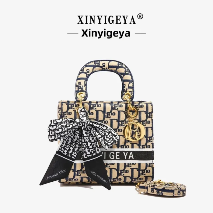 Sac Fille 2024 Nouveau Petit Parfum Haut Looks, à la mode et polyvalent Dames Tempérament Sac à bandoulière - Image 2