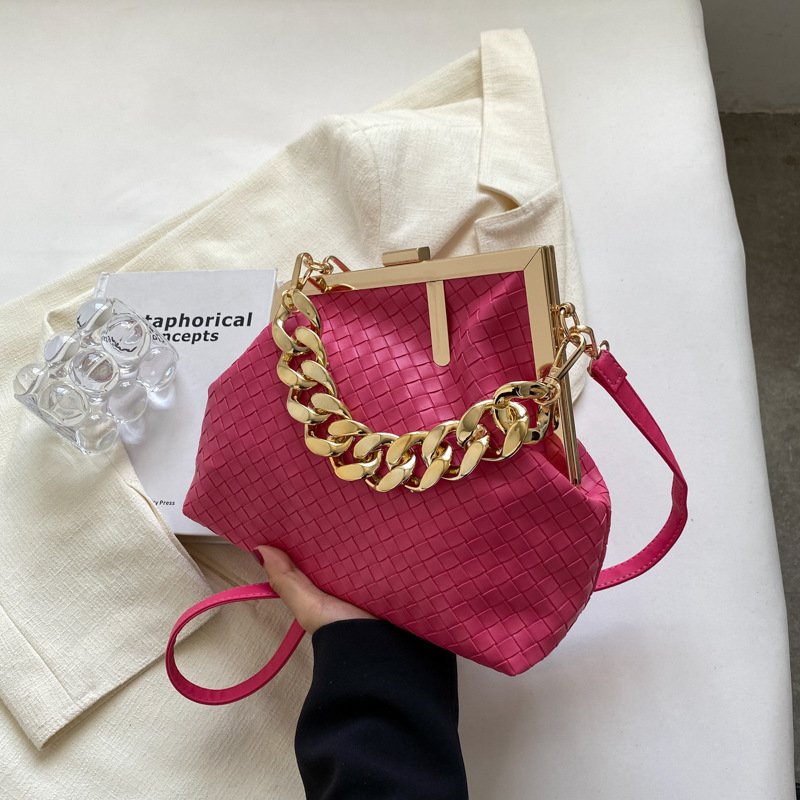 Sac transfrontalier femmes 2022 nouvelle mode plissé en métal pince chaîne petit sac carré polyvalent une épaule sac à bandoulière marée