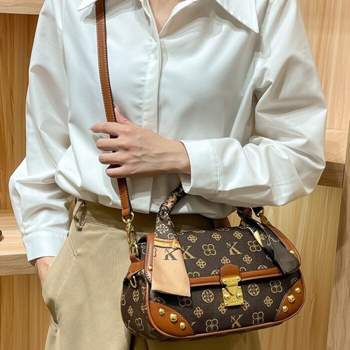 Livraison transfrontalière de sacs pour femmes de Guangzhou 2024 nouveaux sacs à bandoulière de mode sacs à main haut de gamme pour femmes à une épaule - Image 2
