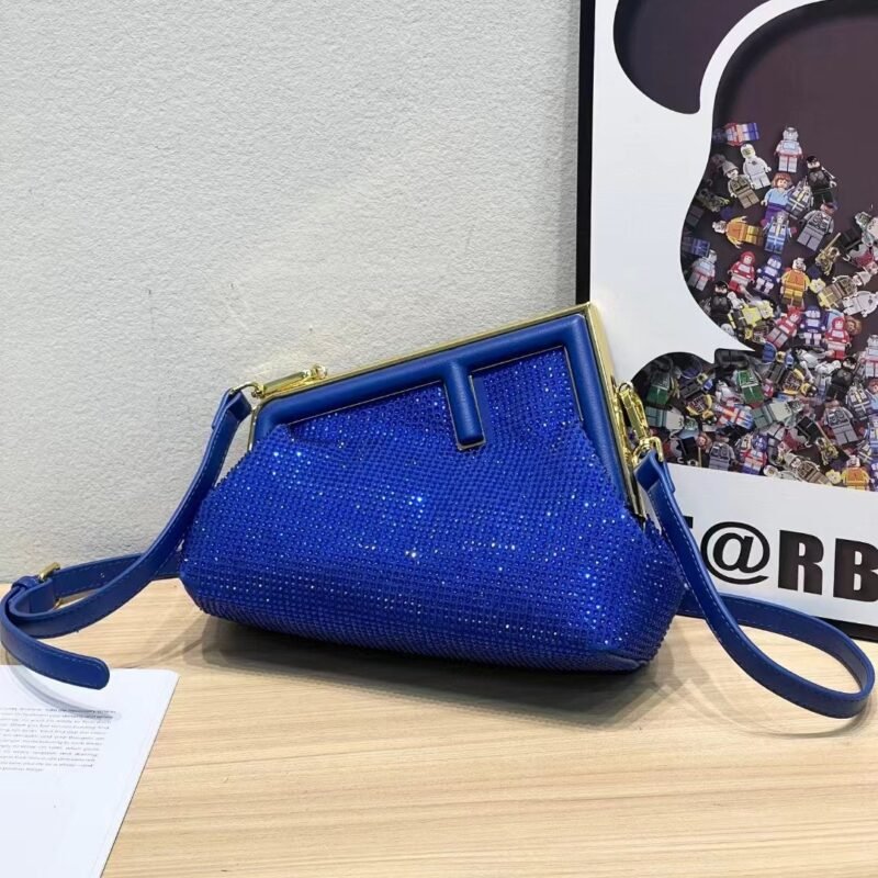 Sac incrusté de diamants, nouvelle version coréenne pour femme du sac à clip rétro de la mode, tenant une étoile de la tendance à une épaule avec la même apparence, sac pour femme